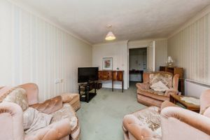 LIVING ROOM- click for photo gallery